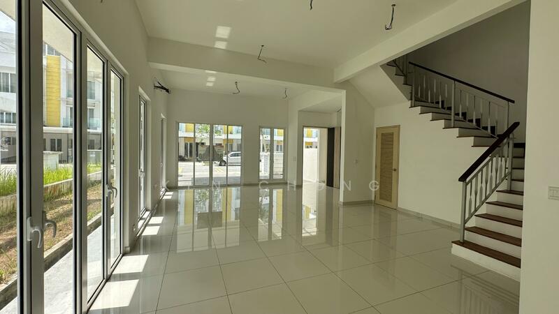 Rumah Teres 3-Tingkat untuk Dijual di Rawang (Selangor) - Ken Chong - Living Room - PropertyGuru.com.my
