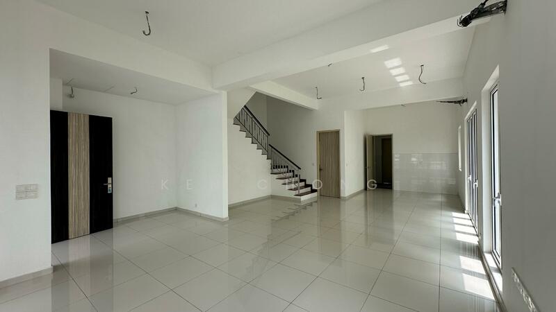 Rumah Teres 3-Tingkat untuk Dijual di Rawang (Selangor) - Ken Chong - Living Room - PropertyGuru.com.my