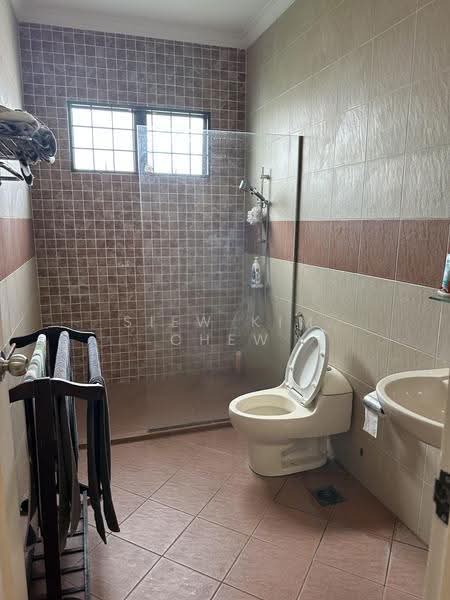Bungalow House for Sale in Seksyen 5 (Petaling Jaya) - Siew Kim Chew - Bathroom - PropertyGuru.com.my