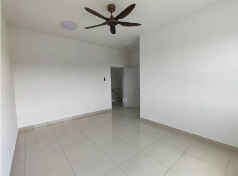 2-storey Terraced House for Sale in Rawang (Selangor) - Vivian Ho - Living Room - PropertyGuru.com.my