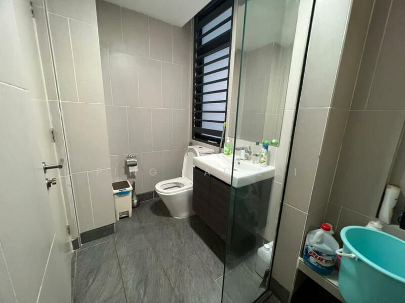 Service Residence for Sale at Verde - Ping Han Lai - Bathroom - PropertyGuru.com.my