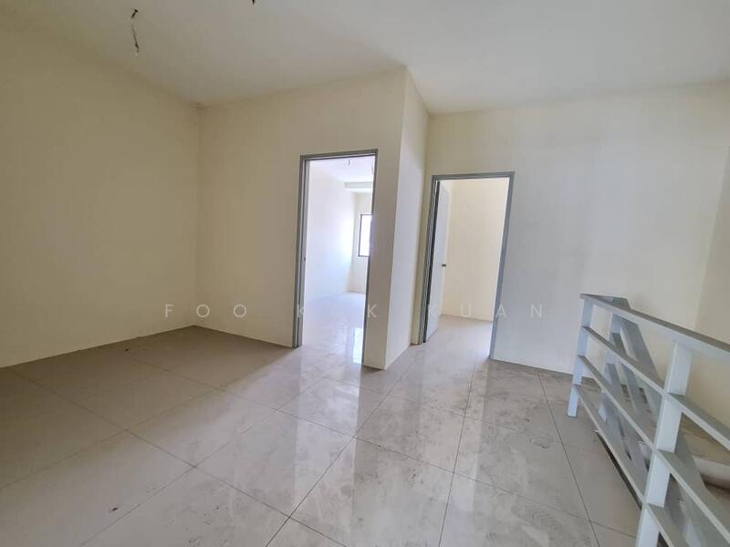 Rumah Teres 2-Tingkat untuk Dijual di Rawang (Selangor) - Kelton Foo - Corridor - PropertyGuru.com.my