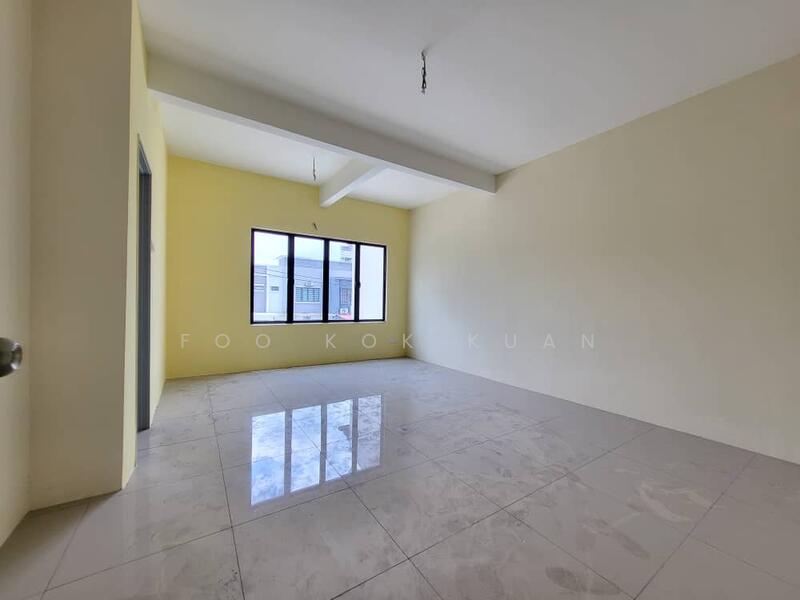 Rumah Teres 2-Tingkat untuk Dijual di Rawang (Selangor) - Kelton Foo - Living Room - PropertyGuru.com.my