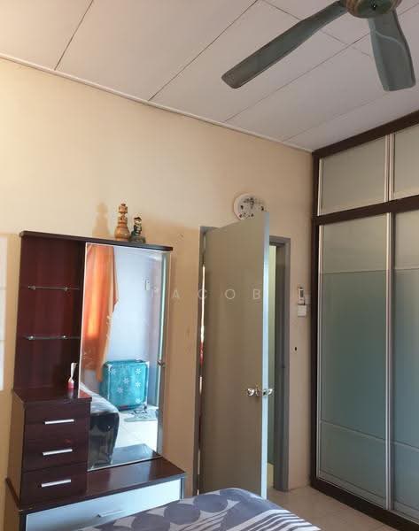 Rumah Teres untuk Disewa di Bandar Saujana Putra (Tanjong Duabelas) - Jacob Simmon - Bedroom - PropertyGuru.com.my