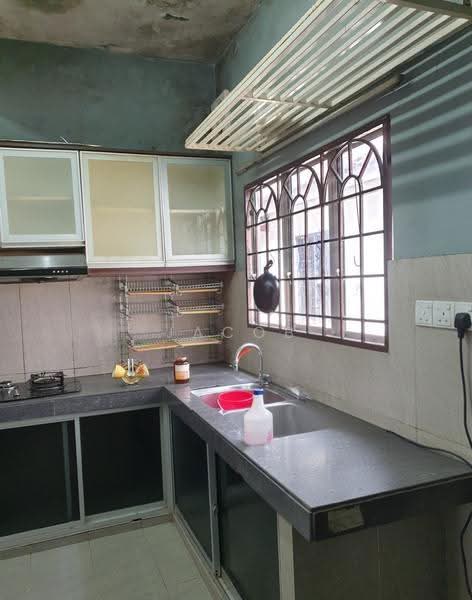 Rumah Teres untuk Disewa di Bandar Saujana Putra (Tanjong Duabelas) - Jacob Simmon - Kitchen - PropertyGuru.com.my