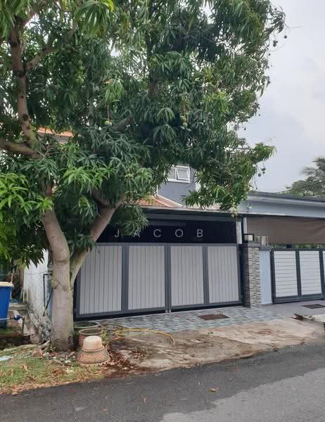 Rumah Teres untuk Disewa di Bandar Saujana Putra (Tanjong Duabelas) - Jacob Simmon - Exterior - PropertyGuru.com.my