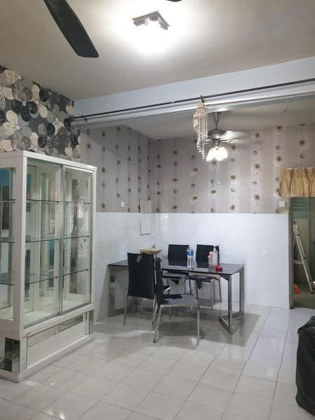Rumah Teres untuk Disewa di Bandar Saujana Putra (Tanjong Duabelas) - Jacob Simmon - Dining Room - PropertyGuru.com.my