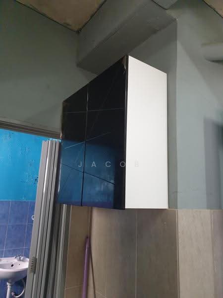 Rumah Teres untuk Disewa di Bandar Saujana Putra (Tanjong Duabelas) - Jacob Simmon - Bathroom - PropertyGuru.com.my