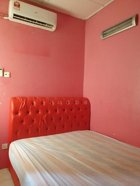 Rumah Teres untuk Disewa di Bandar Saujana Putra (Tanjong Duabelas) - Jacob Simmon - Bedroom - PropertyGuru.com.my