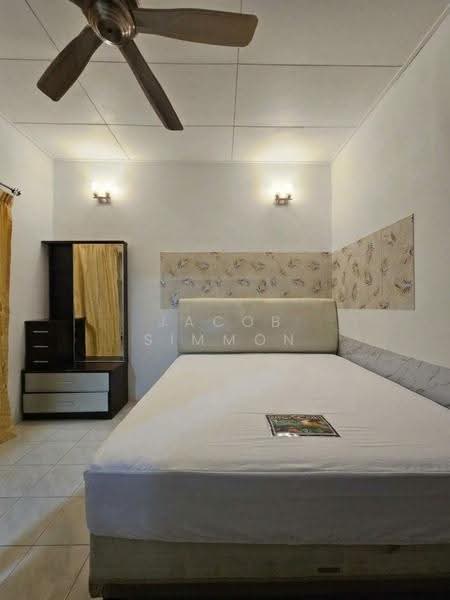 Rumah Teres untuk Disewa di Bandar Saujana Putra (Tanjong Duabelas) - Jacob Simmon - Bedroom - PropertyGuru.com.my