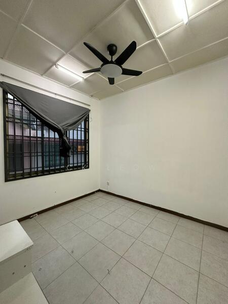 For Rent - 1.5 storey house for rent at impian emas