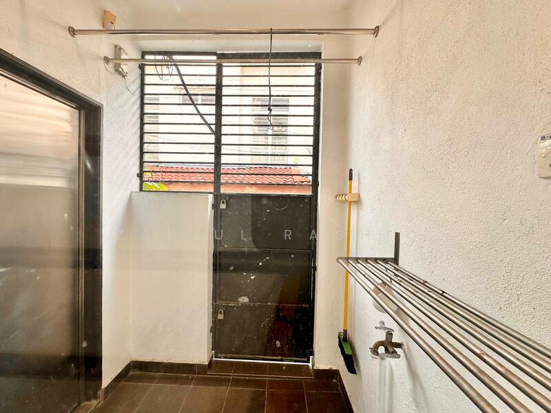 Rumah Teres 2 Tingkat untuk Dijual di Ampang (Selangor) - Zainul Rashid - Balcony - PropertyGuru.com.my