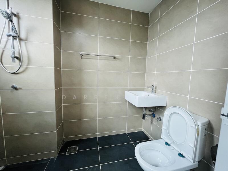 Servis Apartment untuk Disewa di Serviced Residence @ The Louvre @ Country Heights - Darren Toh - Bathroom - PropertyGuru.com.my