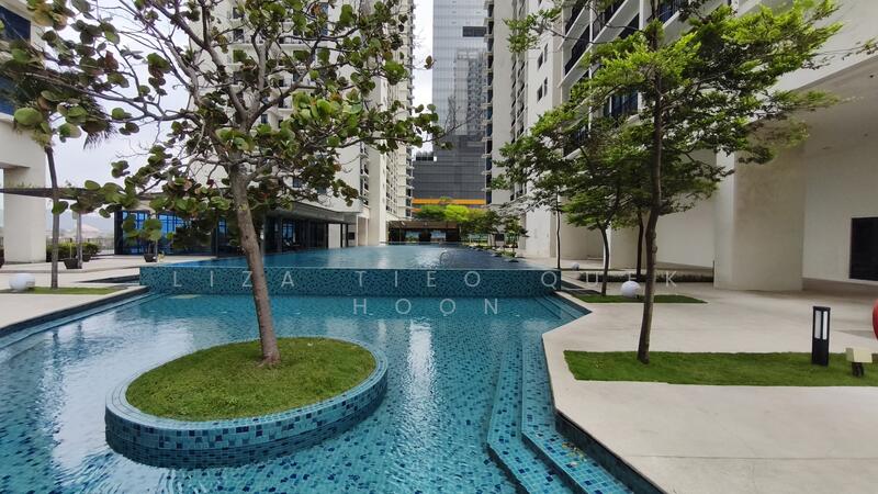 Servis Apartment untuk Dijual di Trefoil @ Setia City - Liza Tieo Quek Hoon - Pool - PropertyGuru.com.my