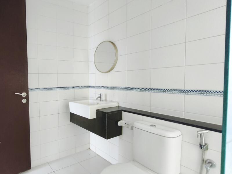 Servis Apartment untuk Dijual di Trefoil @ Setia City - Liza Tieo Quek Hoon - Bathroom - PropertyGuru.com.my