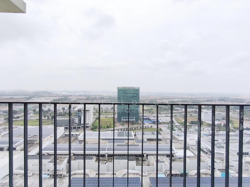 Servis Apartment untuk Dijual di Trefoil @ Setia City - Liza Tieo Quek Hoon - Balcony - PropertyGuru.com.my