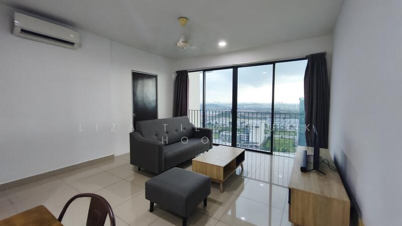 Servis Apartment untuk Dijual di Trefoil @ Setia City - Liza Tieo Quek Hoon - Living Room - PropertyGuru.com.my