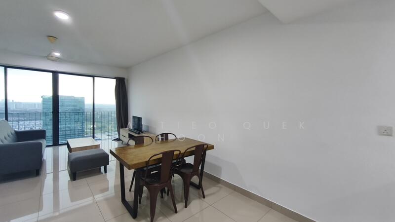 Servis Apartment untuk Dijual di Trefoil @ Setia City - Liza Tieo Quek Hoon - Living Room - PropertyGuru.com.my