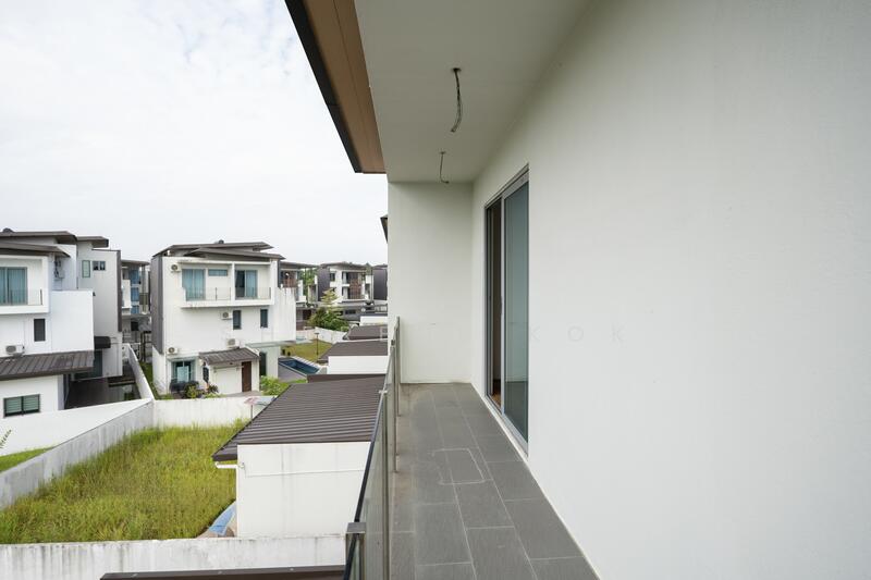 Gated & Guarded 3 Storey Detached Bungalow @ Windsor Estate Jalan Hup Kee Prime Location untuk Untuk Dijual - RM 2,050,000, Mac 2026 - Balcony - PropertyGuru.com.my