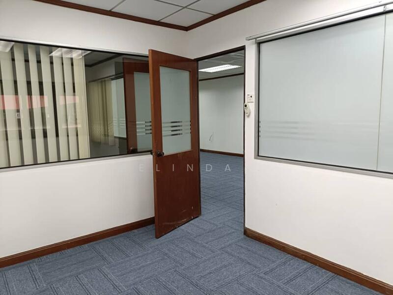 Kedai / Pejabat untuk Disewa di Seksyen 52 (Petaling Jaya) - Belinda . - Corridor - PropertyGuru.com.my