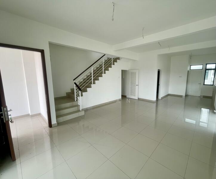 Rumah Teres 2 Tingkat untuk Dijual di Taman Adda Heights (Tebrau) - KT Tan - Living Room - PropertyGuru.com.my