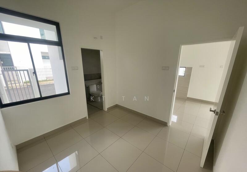 Rumah Teres 2 Tingkat untuk Dijual di Taman Adda Heights (Tebrau) - KT Tan - Bathroom - PropertyGuru.com.my