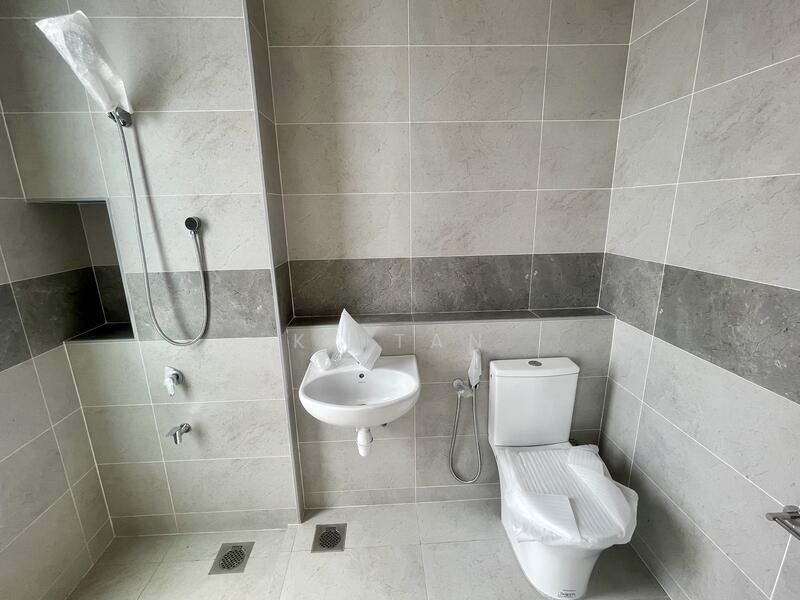 Rumah Teres 2 Tingkat untuk Dijual di Taman Adda Heights (Tebrau) - KT Tan - Bathroom - PropertyGuru.com.my