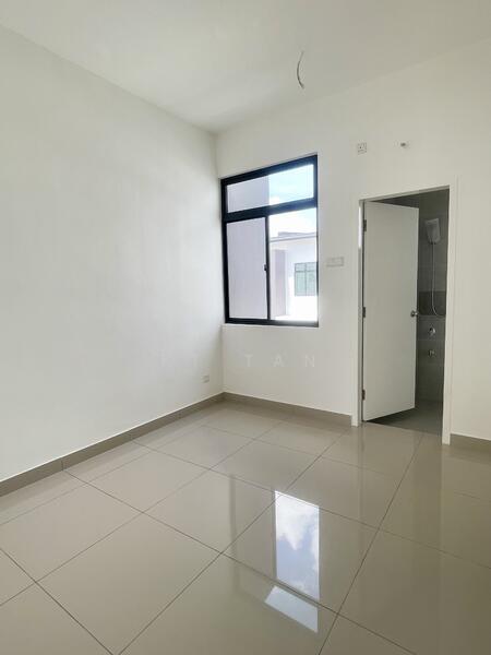 Rumah Teres 2 Tingkat untuk Dijual di Taman Adda Heights (Tebrau) - KT Tan - Room - PropertyGuru.com.my