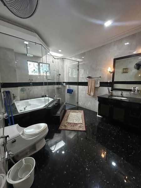 Bungalow for Sale in Taman Bukit Suria (Cheras) - Nick Yap - Bathroom - PropertyGuru.com.my