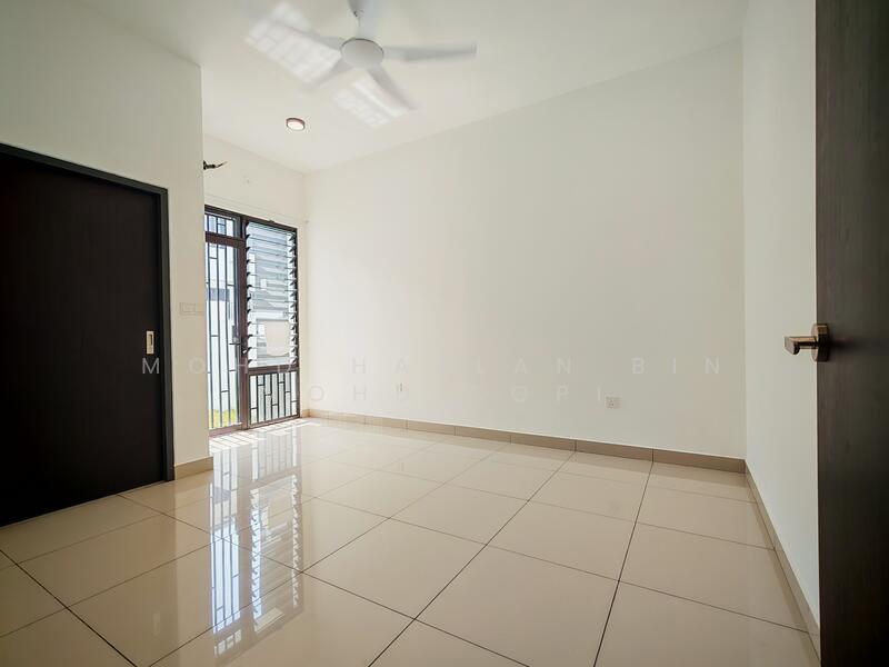 Untuk Disewa - Elmina Green Seven