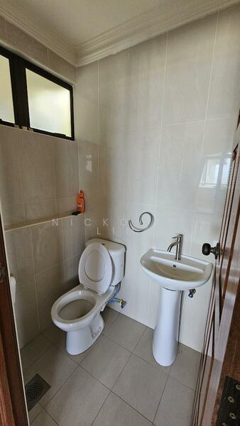Kondominium untuk Dijual di Eden Fairway Condominium - Nickolas Lim - Bathroom - PropertyGuru.com.my