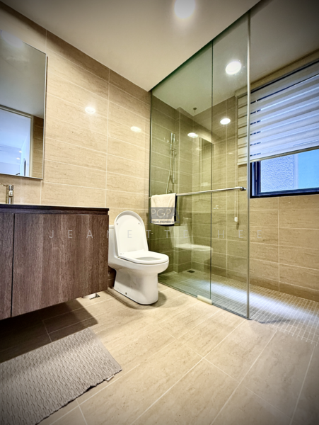 Kondominium untuk Dijual di By The Sea - Jeanette Hee - Bathroom - PropertyGuru.com.my