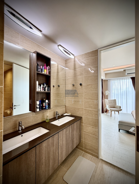 Kondominium untuk Dijual di By The Sea - Jeanette Hee - Bathroom - PropertyGuru.com.my