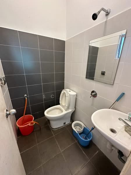 Rumah Berkembar untuk Dijual di Bandar Nusaputra (Puchong) - SC Yap - Bathroom - PropertyGuru.com.my