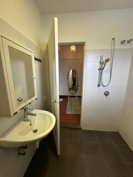 Rumah Berkembar untuk Dijual di Bandar Nusaputra (Puchong) - SC Yap - Bathroom - PropertyGuru.com.my