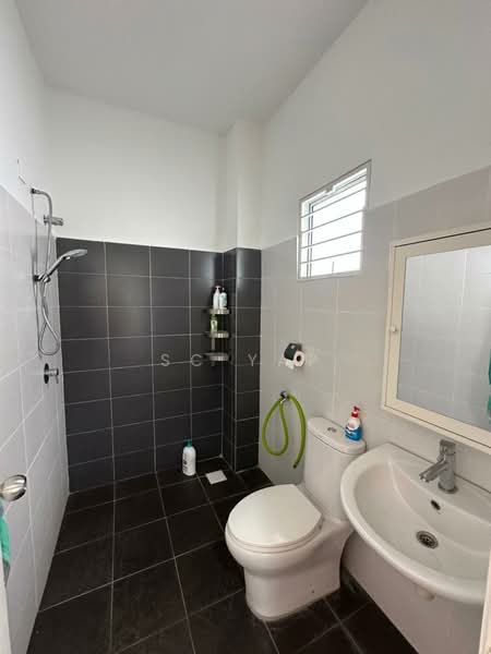 Rumah Berkembar untuk Dijual di Bandar Nusaputra (Puchong) - SC Yap - Bathroom - PropertyGuru.com.my