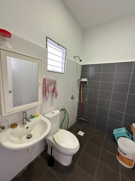Rumah Berkembar untuk Dijual di Bandar Nusaputra (Puchong) - SC Yap - Bathroom - PropertyGuru.com.my