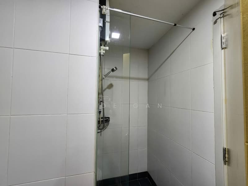 Kondominium untuk Disewa di Residence 8 - Jade Gan - Bathroom - PropertyGuru.com.my