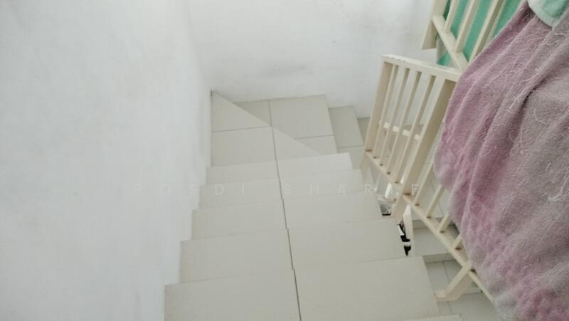 2-storey Terraced House for Sale in Rawang (Selangor) - Rosdi Sharif - Corridor - PropertyGuru.com.my