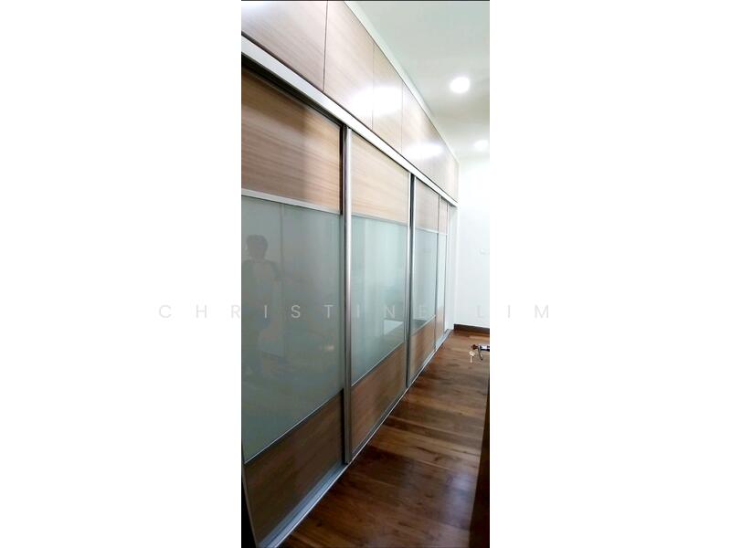 Walk-In Wardrobe
