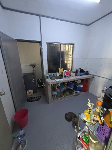 Kondominium untuk Dijual di Pandan Heights Condominium - Raymond Wong - Kitchen - PropertyGuru.com.my