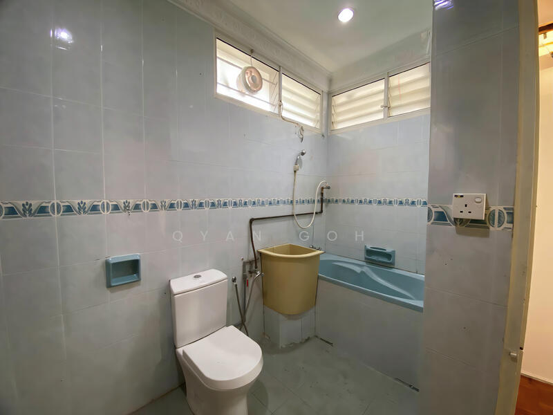 Terraced House for Sale in Island Glades (Jelutong) - Qyan Goh - Bathroom - PropertyGuru.com.my
