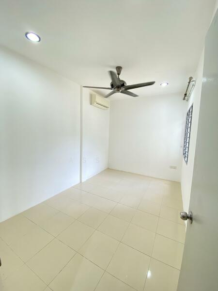 Cluster House for Sale in Bandar Saujana Putra (Tanjong Duabelas) - Cassell . - Bedroom - PropertyGuru.com.my