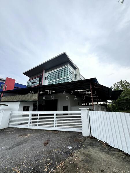 Factory for Sale in Shah Alam (Selangor) - Wan Azemi Wan Daud - Exterior - PropertyGuru.com.my