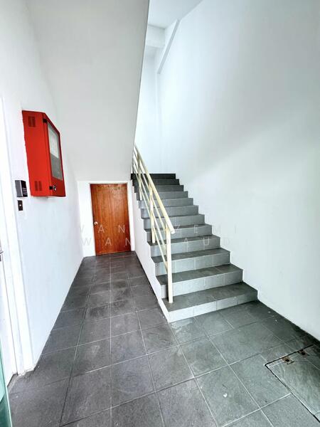 Factory for Sale in Shah Alam (Selangor) - Wan Azemi Wan Daud - Corridor - PropertyGuru.com.my