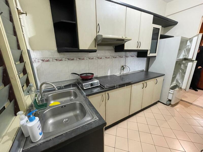 Vista Komanwel C untuk Untuk Disewa - RM 2,100 /bulan, Mac 2026 - Kitchen - PropertyGuru.com.my