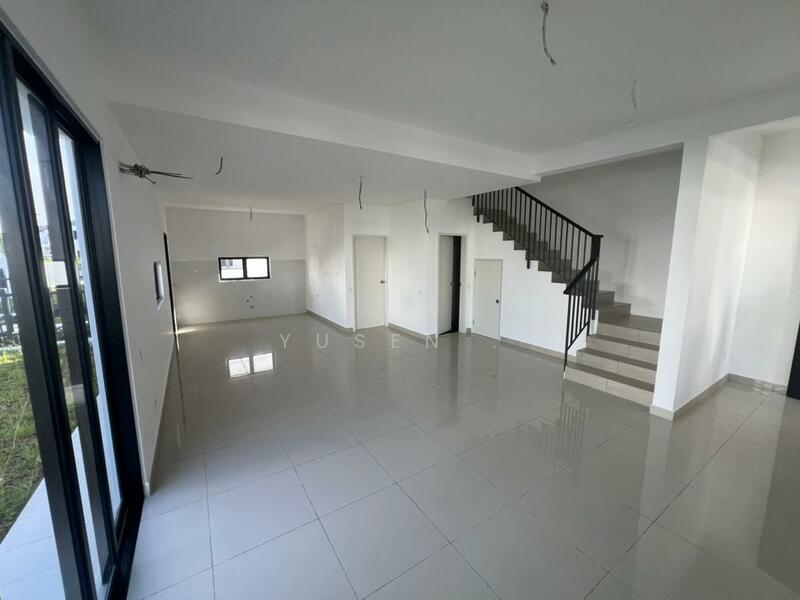Rumah Teres 2 Tingkat untuk Dijual di Bandar Cassia (Batu Kawan) - Yusen . - Living Room - PropertyGuru.com.my