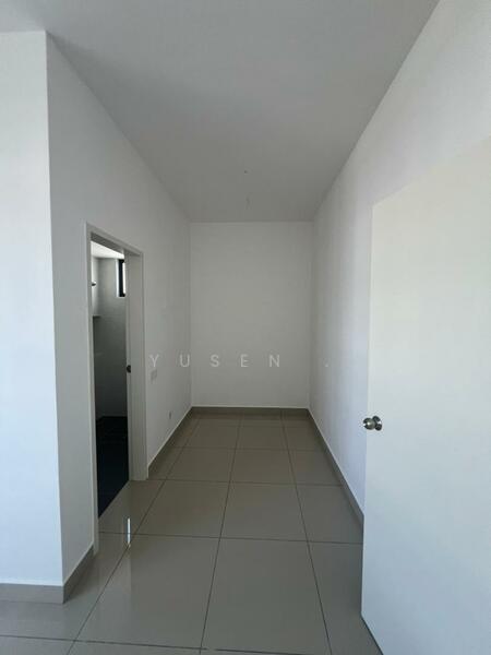 Rumah Teres 2 Tingkat untuk Dijual di Bandar Cassia (Batu Kawan) - Yusen . - Corridor - PropertyGuru.com.my