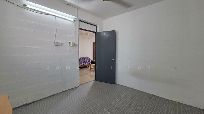 Flat for Sale at Seksyen 1 Wangsa Maju Flat - Zamani Ishak - Living Room - PropertyGuru.com.my