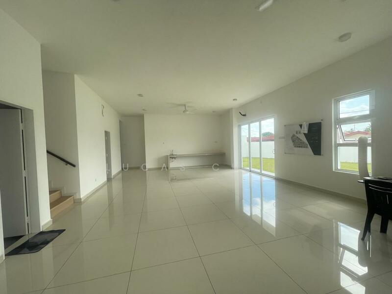 Rumah Berkembar untuk Dijual di Bandar Seri Botani (Simpang Pulai) - Lucas Chen - Living Room - PropertyGuru.com.my